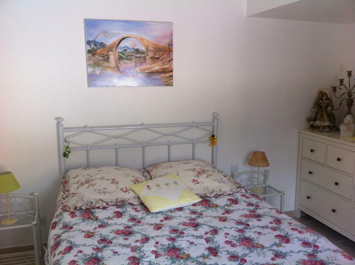 Les Cigales Des Pres Appartement Aups Εξωτερικό φωτογραφία
